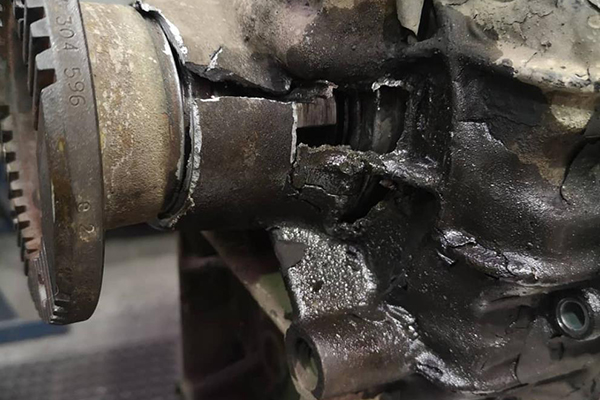 齿轮油出现齿轮烧结擦伤和磨损腐蚀怎么办？润滑油厂家来解答！